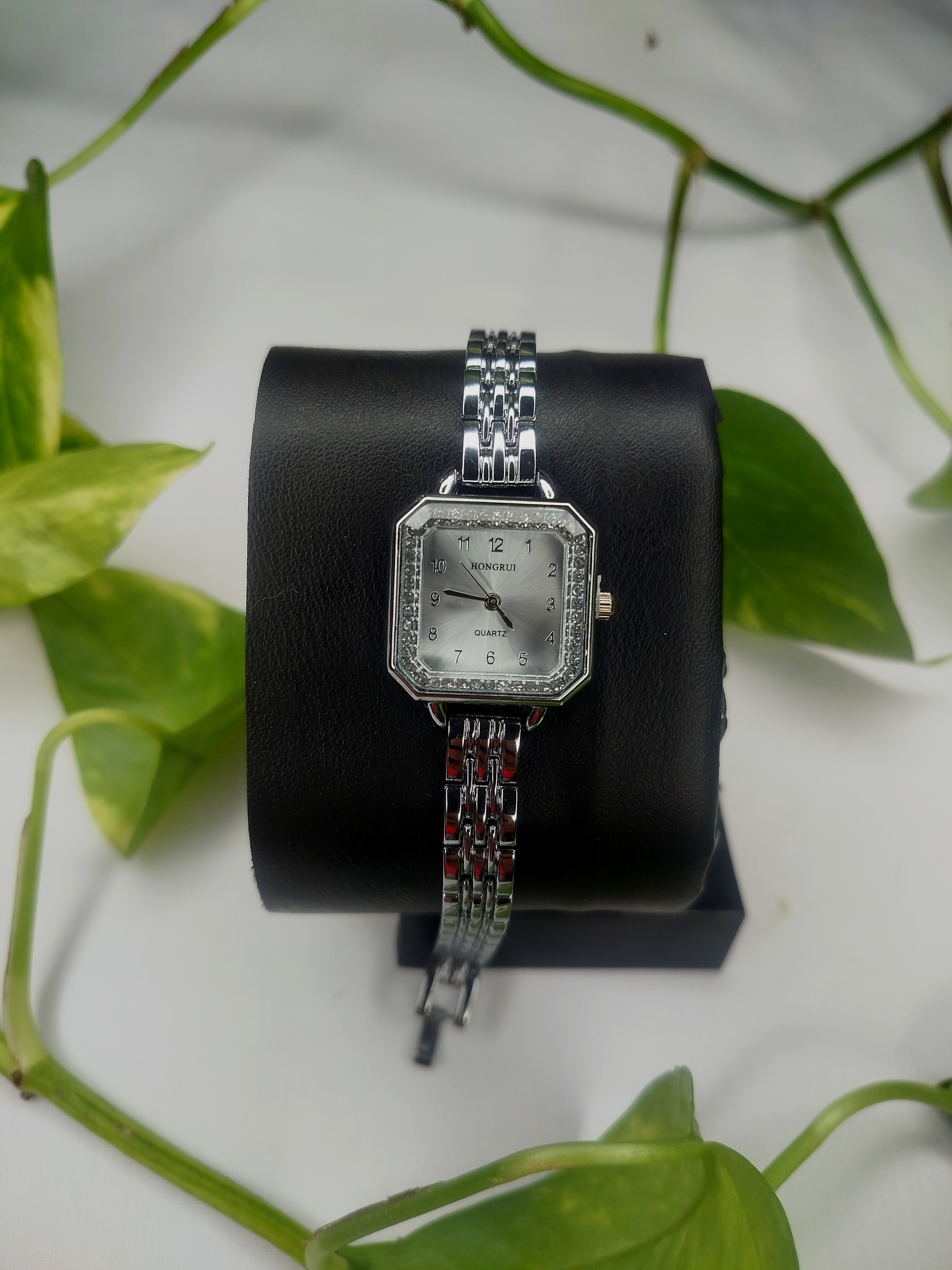 ساعت زنانه هانگری مربع سیلور